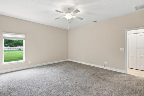 House in Lady Lake, Florida 3 bedrooms, 170.29 sq.m. № 2314331 - photo 18