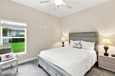 House in Lady Lake, Florida 3 bedrooms, 170.29 sq.m. № 2314331 - photo 26