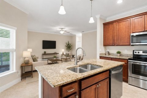 House in Lady Lake, Florida 3 bedrooms, 170.29 sq.m. № 2314331 - photo 9