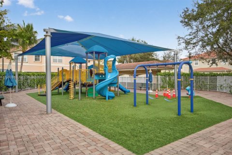 Adosado en alquiler en Miami, Florida, 3 dormitorios, 134.89 m2 № 2052174 - foto 15