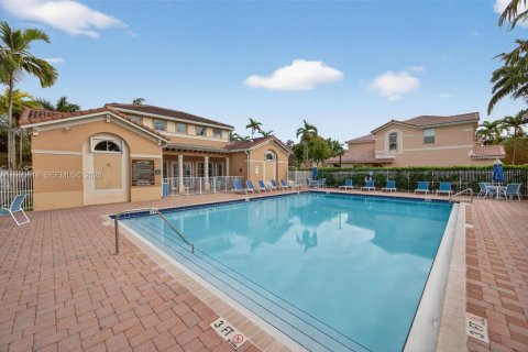 Adosado en alquiler en Miami, Florida, 3 dormitorios, 134.89 m2 № 2052174 - foto 14