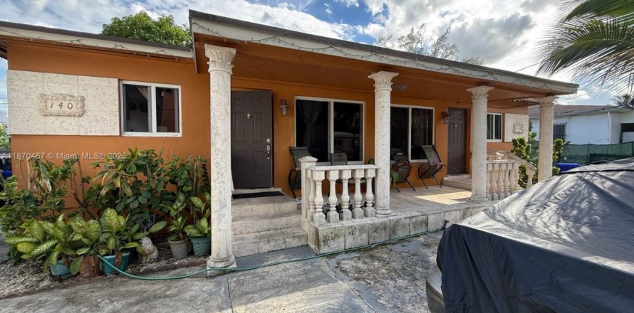 Commercial property in Miami, Florida 168.25 sq.m. № 1895736