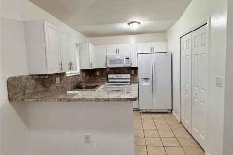 Condo in Homestead, Florida, 3 bedrooms  № 2000315 - photo 12