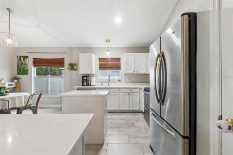 House in Wesley Chapel, Florida 3 bedrooms, 141.4 sq.m. № 2203452 - photo 19