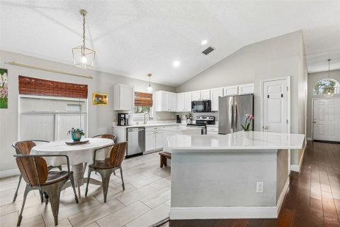 House in Wesley Chapel, Florida 3 bedrooms, 141.4 sq.m. № 2203452 - photo 15