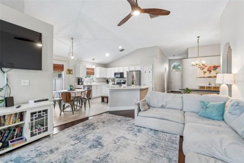 House in Wesley Chapel, Florida 3 bedrooms, 141.4 sq.m. № 2203452 - photo 5