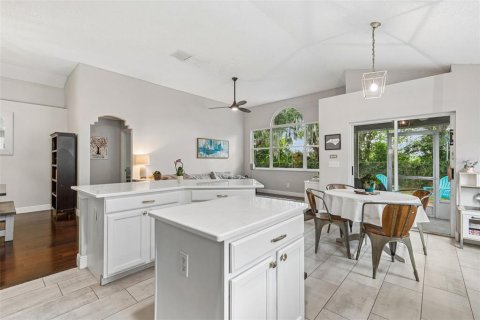 House in Wesley Chapel, Florida 3 bedrooms, 141.4 sq.m. № 2203452 - photo 18