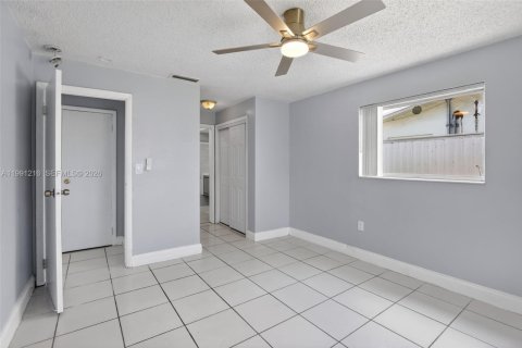Casa en alquiler en Sunrise, Florida, 2 dormitorios, 119.1 m2 № 2057553 - foto 30