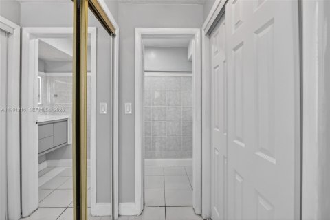 Casa en alquiler en Sunrise, Florida, 2 dormitorios, 119.1 m2 № 2057553 - foto 27