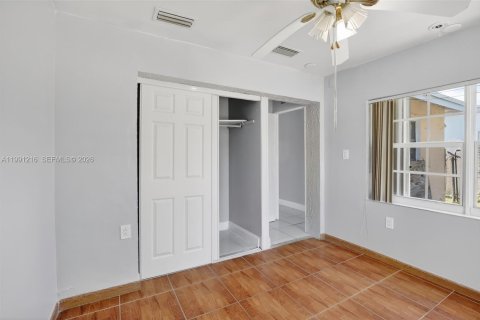 Casa en alquiler en Sunrise, Florida, 2 dormitorios, 119.1 m2 № 2057553 - foto 22