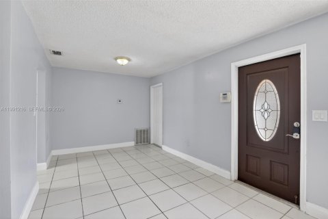 Casa en alquiler en Sunrise, Florida, 2 dormitorios, 119.1 m2 № 2057553 - foto 6