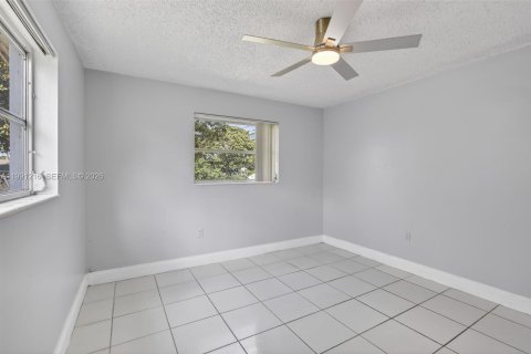 Casa en alquiler en Sunrise, Florida, 2 dormitorios, 119.1 m2 № 2057553 - foto 28