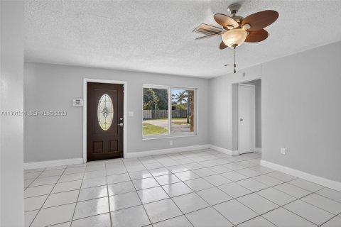 Casa en alquiler en Sunrise, Florida, 2 dormitorios, 119.1 m2 № 2057553 - foto 7