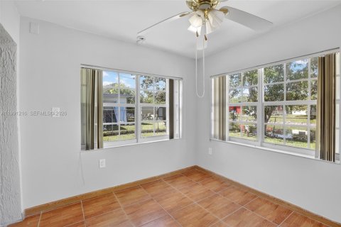 Casa en alquiler en Sunrise, Florida, 2 dormitorios, 119.1 m2 № 2057553 - foto 21