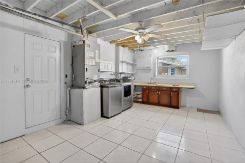 Casa en alquiler en Sunrise, Florida, 2 dormitorios, 119.1 m2 № 2057553 - foto 19