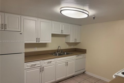 Apartamento en alquiler en Miami, Florida, 3 dormitorios, 124.21 m2 № 1977589 - foto 5