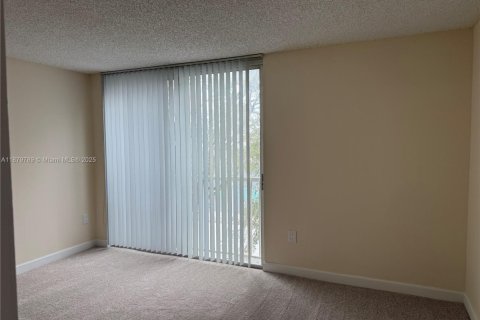 Apartamento en alquiler en Miami, Florida, 3 dormitorios, 124.21 m2 № 1977589 - foto 7
