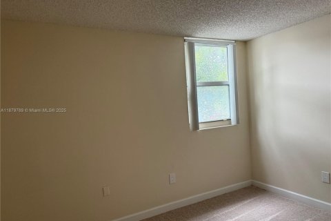 Apartamento en alquiler en Miami, Florida, 3 dormitorios, 124.21 m2 № 1977589 - foto 11