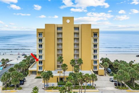 Condo in New Smyrna Beach, Florida, 3 bedrooms  № 2284021 - photo 2