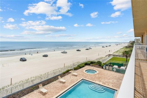 Condo in New Smyrna Beach, Florida, 3 bedrooms  № 2284021 - photo 15