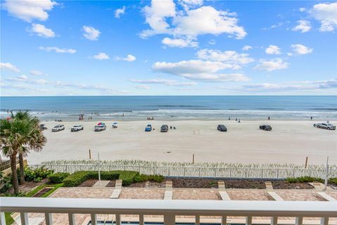 Condo in New Smyrna Beach, Florida, 3 bedrooms  № 2284021 - photo 16