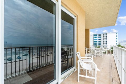Condo in New Smyrna Beach, Florida, 3 bedrooms  № 2284021 - photo 12