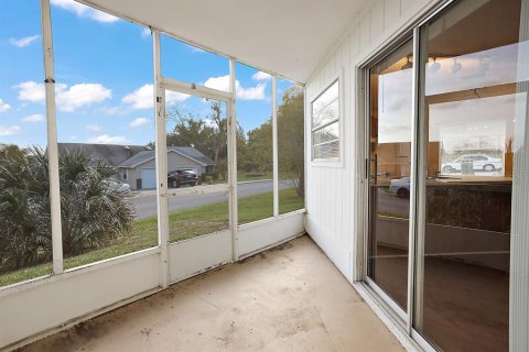 Duplex in Leesburg, Florida 2 bedrooms, 86.68 sq.m. № 1758071 - photo 25