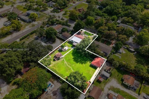 Villa ou maison à Miami, Floride 5 chambres, 287.9 m2 № 2367684