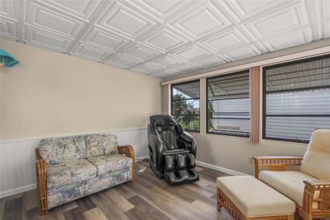 Apartment in North Port, Florida 2 bedrooms, 67.63 sq.m. № 2218514 - photo 7
