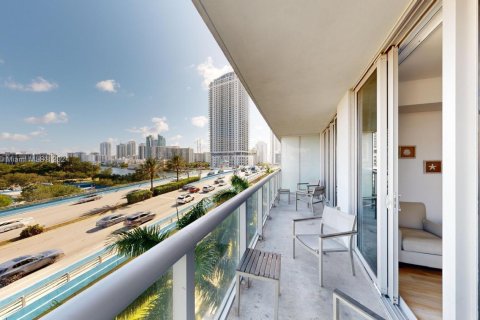 Купить кондоминиум в Халландейл-Бич, Флорида 2 спальни, 95.5м2, № 1984809 - фото 14