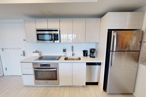 Купить кондоминиум в Халландейл-Бич, Флорида 2 спальни, 95.5м2, № 1984809 - фото 11