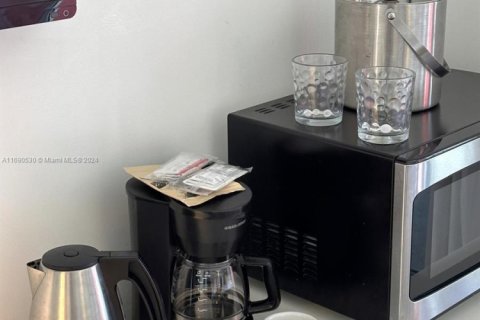 Купить кондоминиум в Халландейл-Бич, Флорида 2 спальни, 95.5м2, № 1984809 - фото 13