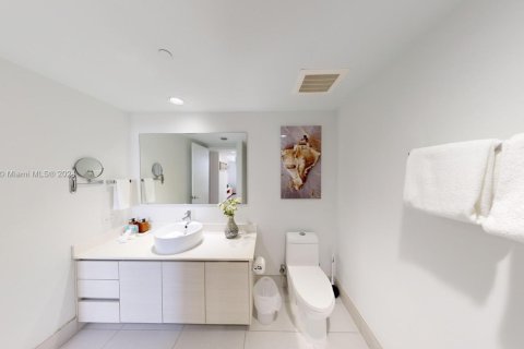 Купить кондоминиум в Халландейл-Бич, Флорида 2 спальни, 95.5м2, № 1984809 - фото 7