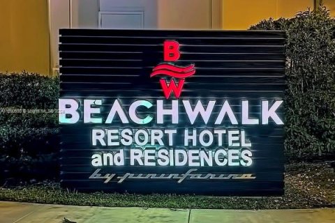 Купить кондоминиум в Халландейл-Бич, Флорида 2 спальни, 95.5м2, № 1984809 - фото 1