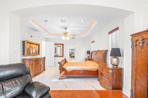 Villa ou maison à vendre à Tampa, Floride: 5 chambres, 371.33 m2 № 2148348 - photo 25