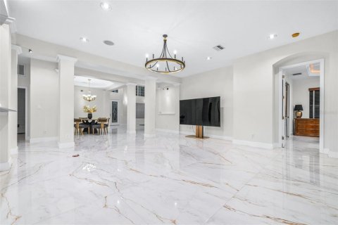 Villa ou maison à vendre à Tampa, Floride: 5 chambres, 371.33 m2 № 2148348 - photo 13