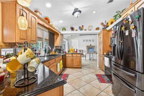 House in Port St. Lucie, Florida 3 bedrooms, 168.43 sq.m. № 1988000 - photo 14