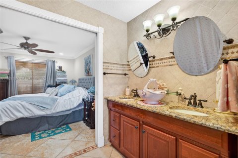 House in Port St. Lucie, Florida 3 bedrooms, 168.43 sq.m. № 1988000 - photo 28