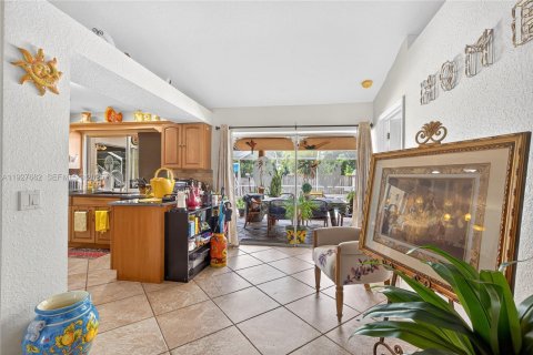 House in Port St. Lucie, Florida 3 bedrooms, 168.43 sq.m. № 1988000 - photo 8