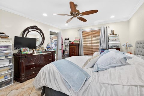 House in Port St. Lucie, Florida 3 bedrooms, 168.43 sq.m. № 1988000 - photo 22