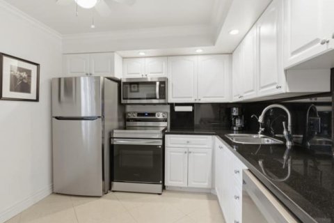 Condo in Boynton Beach, Florida, 2 bedrooms № 2154674 - photo 19