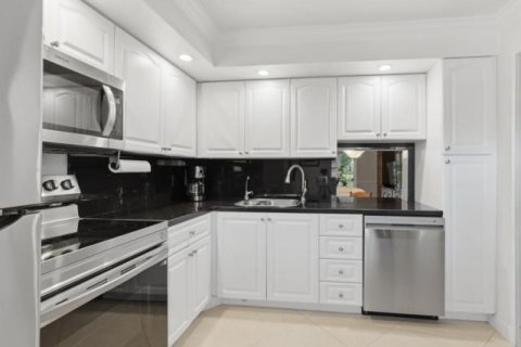 Condo in Boynton Beach, Florida, 2 bedrooms № 2154674 - photo 20