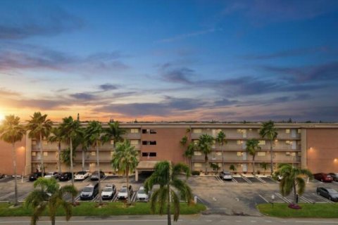 Condo in Boynton Beach, Florida, 2 bedrooms № 2154674 - photo 12