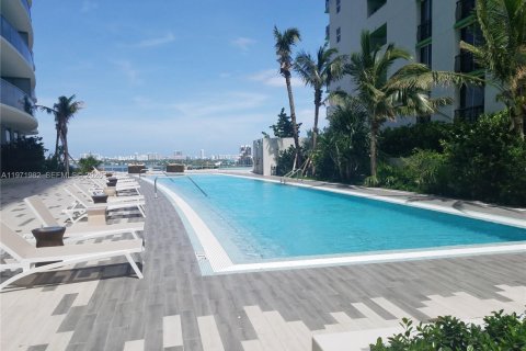 Condo in Miami, Florida, 1 bedroom  № 2033498 - photo 9