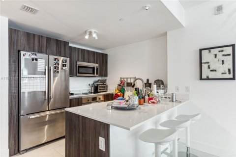 Condo in Miami, Florida, 1 bedroom  № 2033498 - photo 4