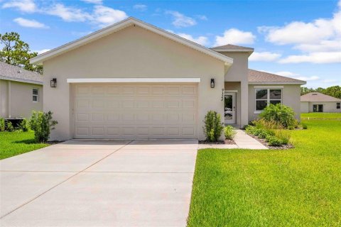 House in Weeki Wachee, Florida 3 bedrooms, 144 sq.m. № 2220845