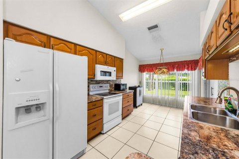 House in New Port Richey, Florida 2 bedrooms, 119.1 sq.m. № 1828390 - photo 17