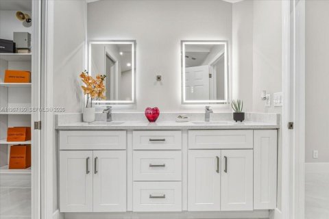 Adosado en venta en Boca Raton, Florida, 2 dormitorios № 2028649 - foto 23