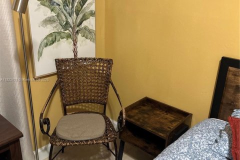 Condo in Opa-locka, Florida, 2 bedrooms  № 1788718 - photo 8