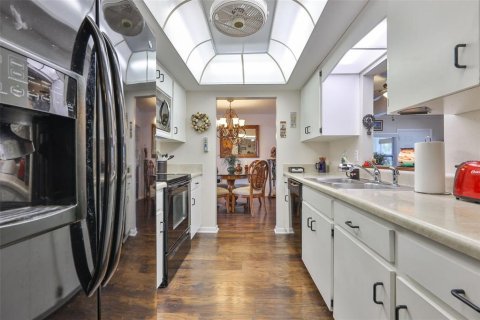 Купить виллу или дом в Сан-Сити-Центр, Флорида 10 комнат, 180.32м2, № 2111671 - фото 20